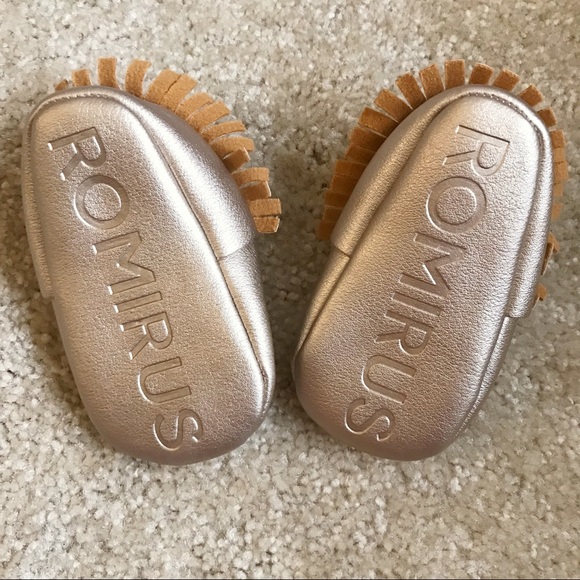 Soft Sole Leather Baby Moccasin Crib Shoes - Picture 3 of 4